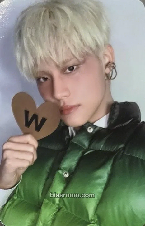 Yeoyeojeong RAW AND RAD Photocard - NEWBEAT - NEWBEAT K-pop photocard