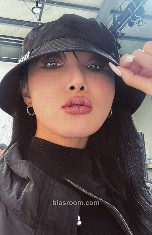 MAMAMOO - Hwasa - MY CON World Tour Event merch photocard