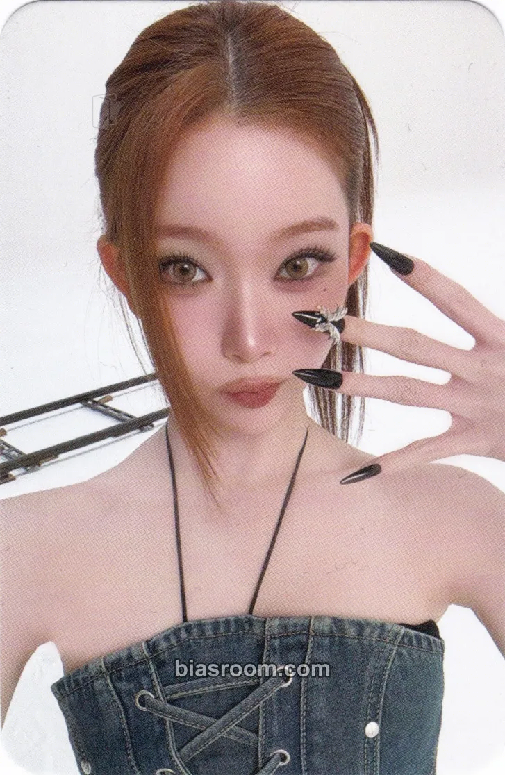 Tsuki The Collective Soul and Unconscious: Chapter Two Photocard - Billlie - Billlie K-pop photocard