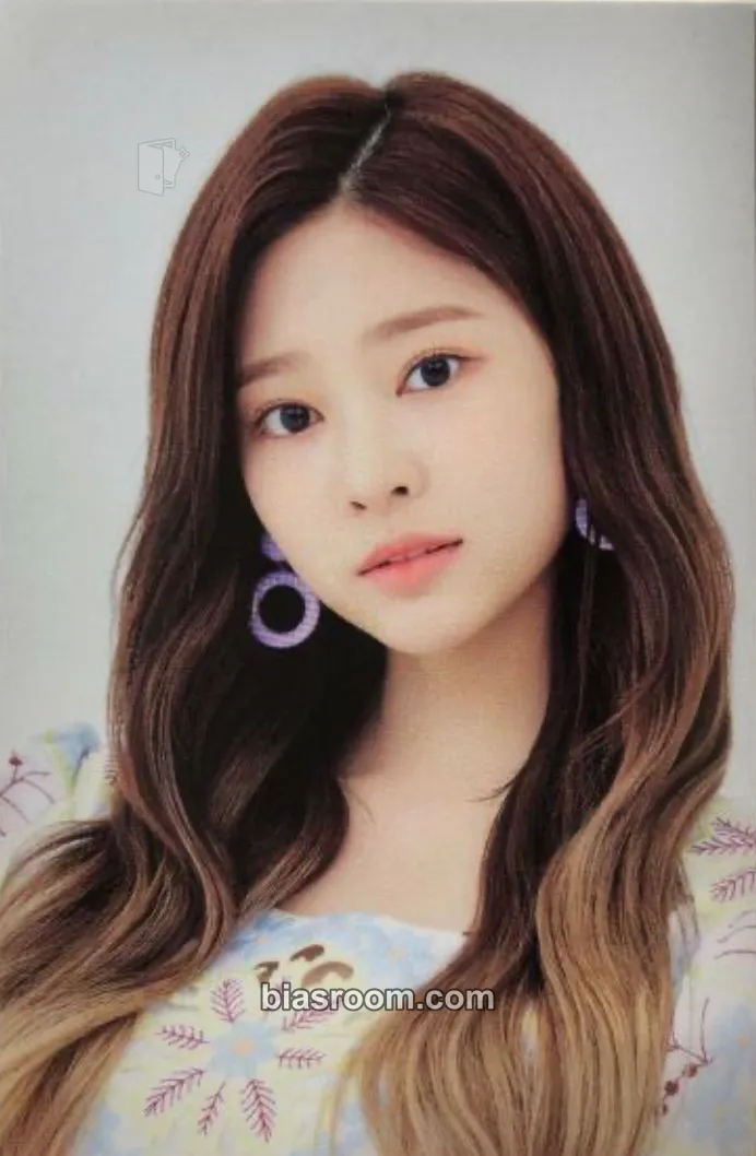 Minju ONEIRIC THEATER Photocard - IZ*ONE - IZ*ONE K-pop photocard