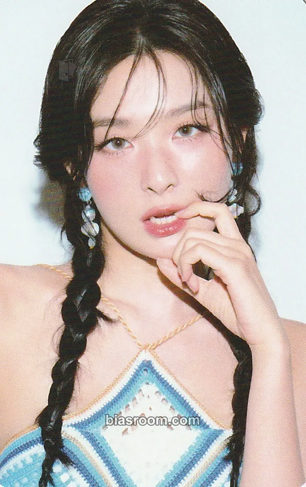 Seulgi 2025 Season's Greeting Photocard - Red Velvet - Red Velvet K-pop photocard