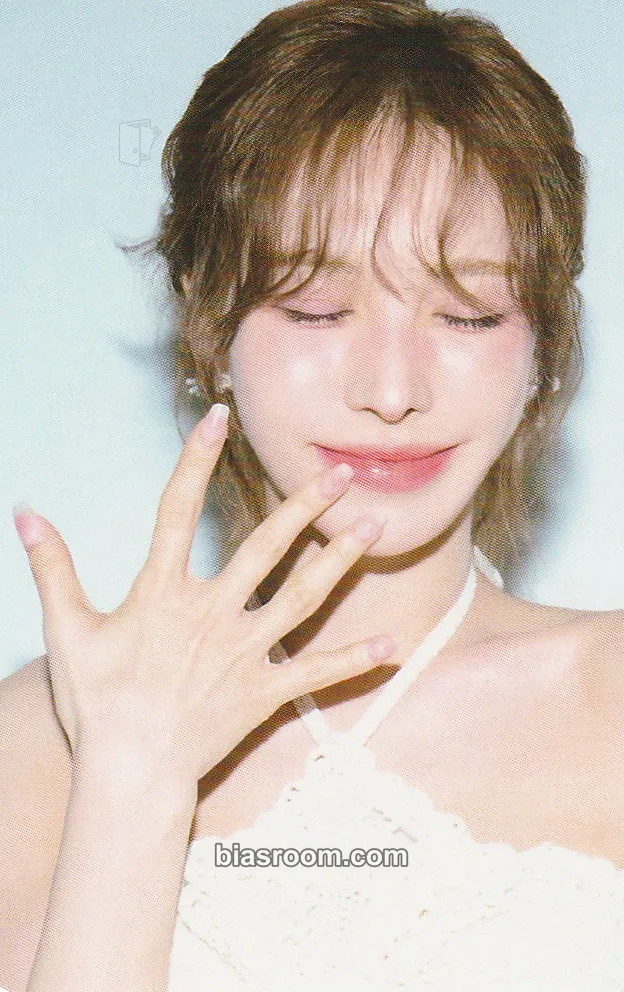 Wendy 2025 Season's Greeting Photocard - Red Velvet - Red Velvet K-pop photocard