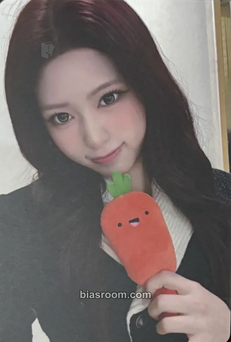 Zena lip bomb Photocard - RESCENE - RESCENE K-pop photocard