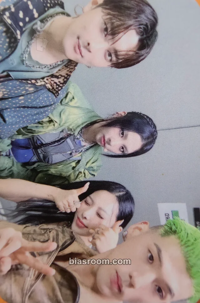 KARD - KARD 2023 World Tour Playground Event vvip benefit group photocard