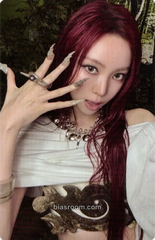 Narin BITE NOW Photocard - MEOVV - MEOVV K-pop photocard