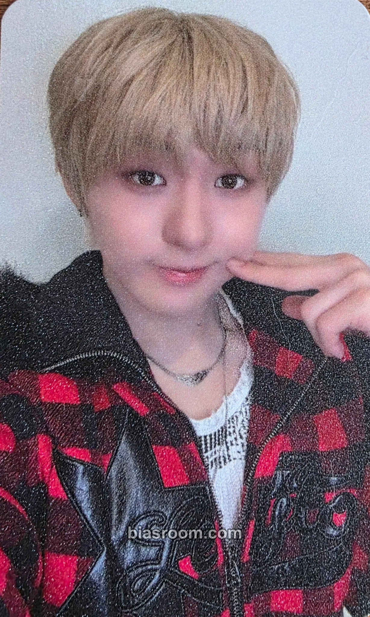 Miraku 'Catch The Wave' Tour Photocard - NouerA - NouerA K-pop photocard