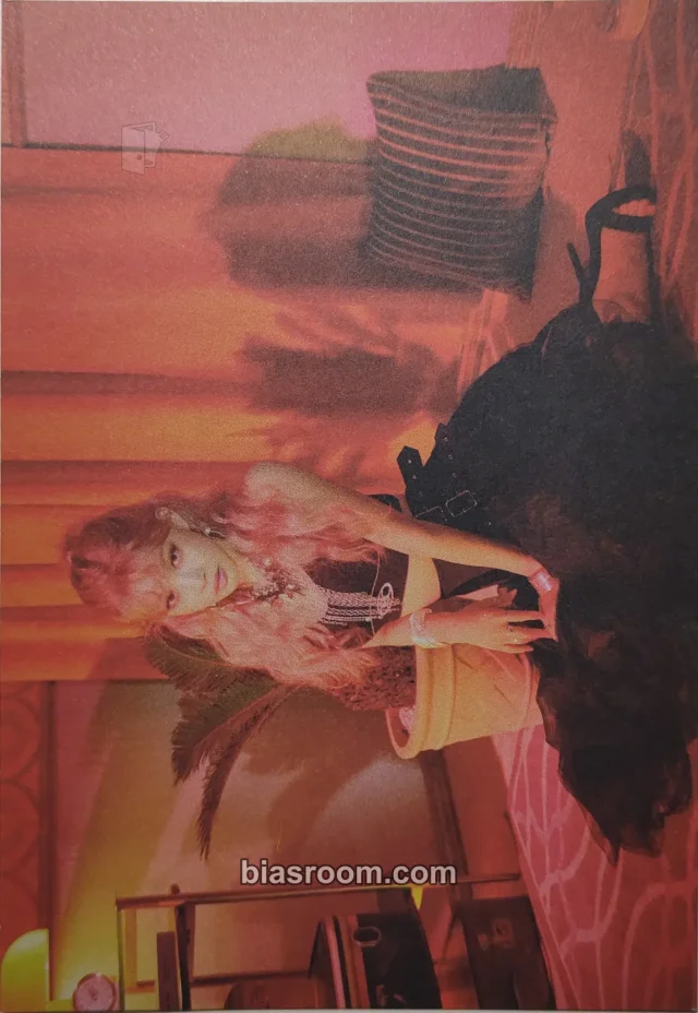 Chung Ha - Chung Ha - Flourishing Album album inclusion postcard