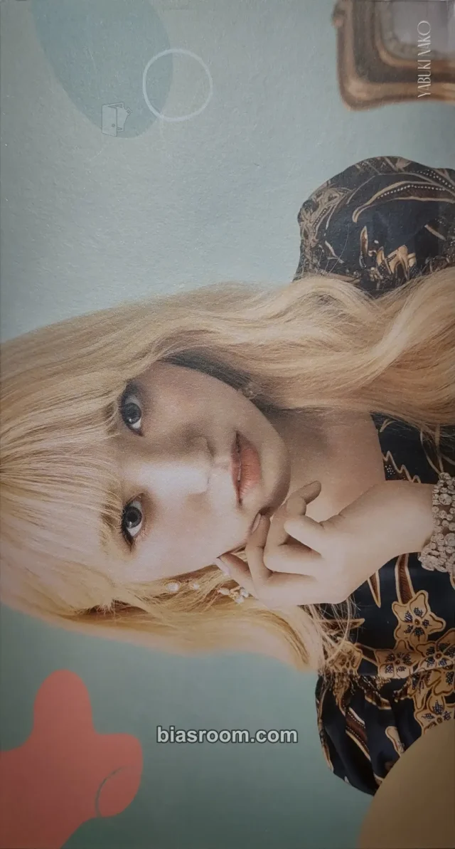 IZ*ONE - Nako - BLOOM*IZ Album postcard album inclusion i am version