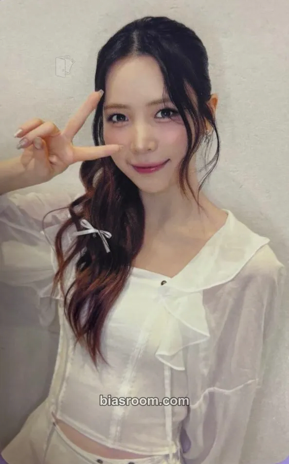 Maya New Emotion Photocard - NiziU - NiziU K-pop photocard