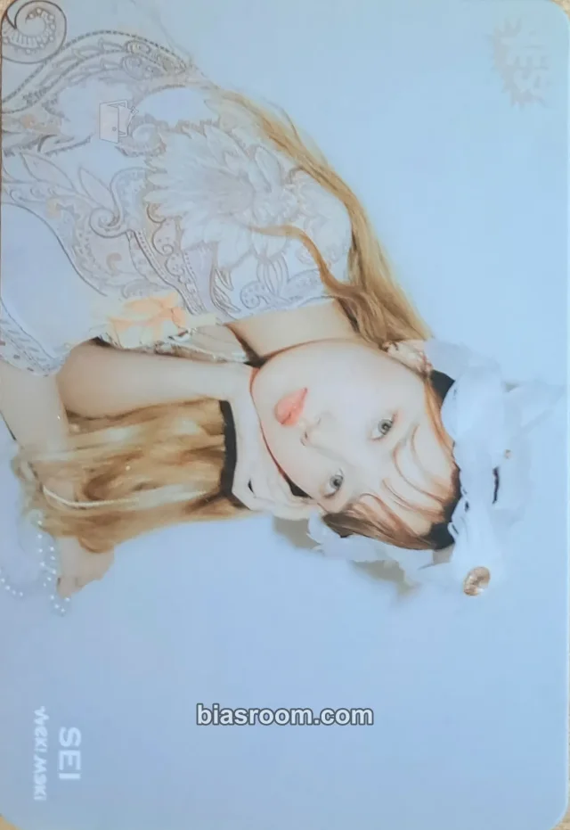 Weki Meki - Sei - HIDE and SEEK Album magazine magazine inclusion purchase benefit