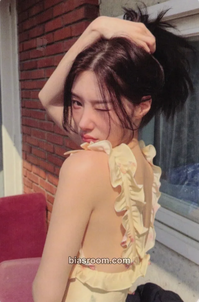 I.O.I - Chaeyeon - LOOP Album yes24 pob (pre-order benefit)