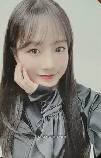 Jo Yuri ISAC 2019 Photocard - IZ*ONE - IZ*ONE K-pop photocard