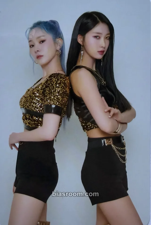 EVERGLOW - Mia & Sihyeon - THE FIRST : 2021 Everglow Online Concert Event photocard set