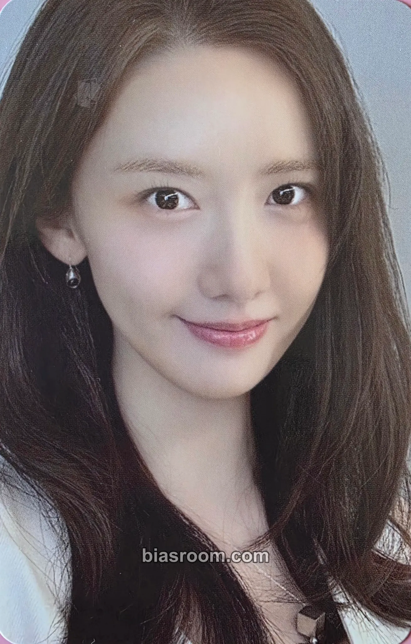 Yoona Season's Greetings 2024 Photocard - Girls' Generation - Girls' Generation K-pop photocard