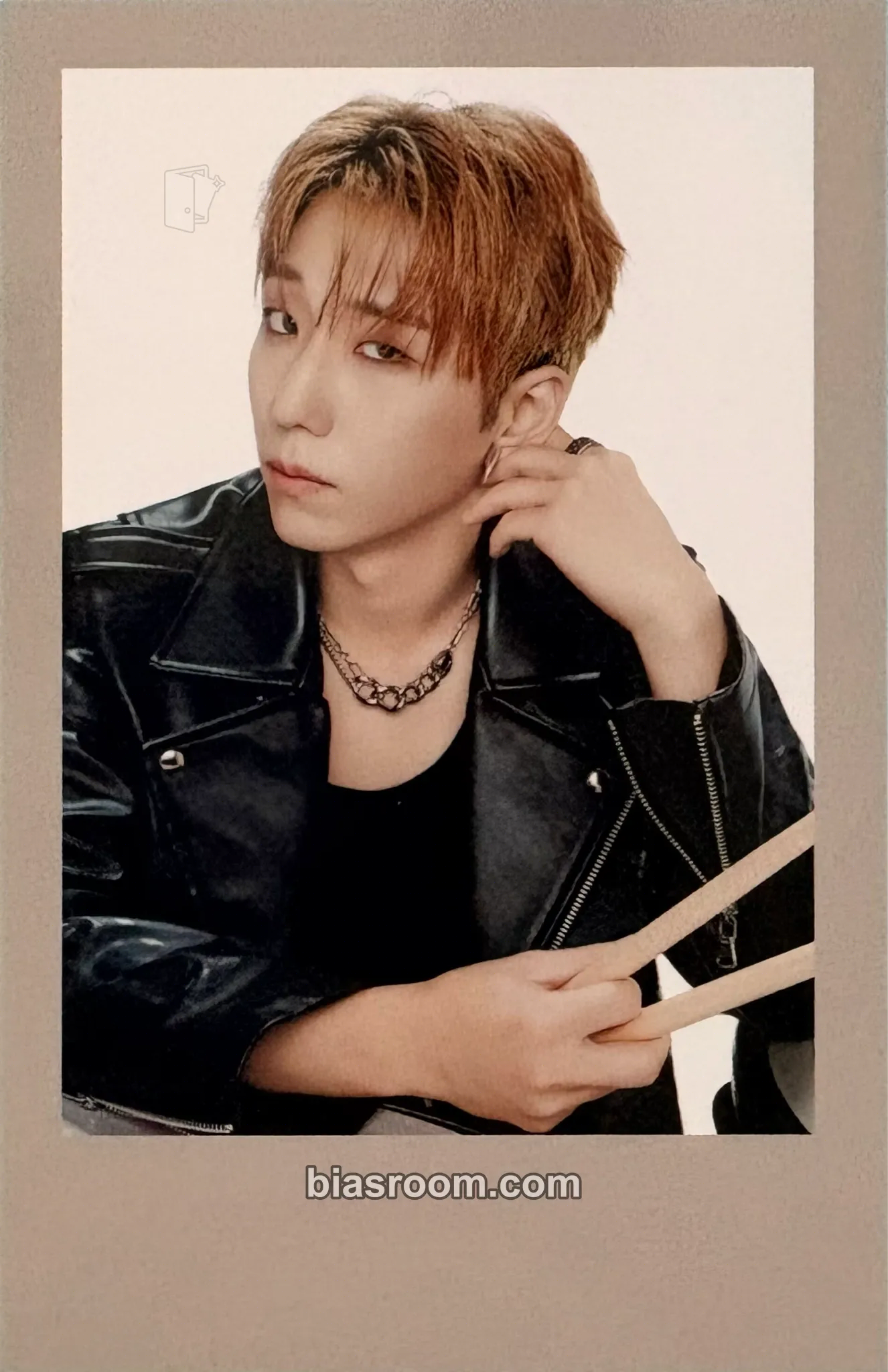 Gunil LIVE and FALL Seoul Photocard - Xdinary Heroes - Xdinary Heroes K-pop photocard