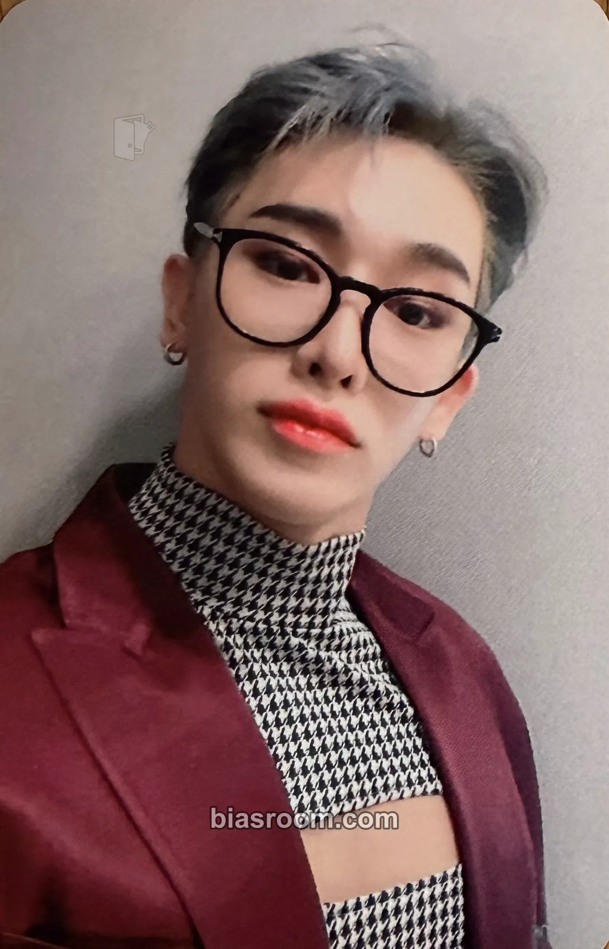 Wonho Blue Letter Photocard - Wonho K-pop photocard