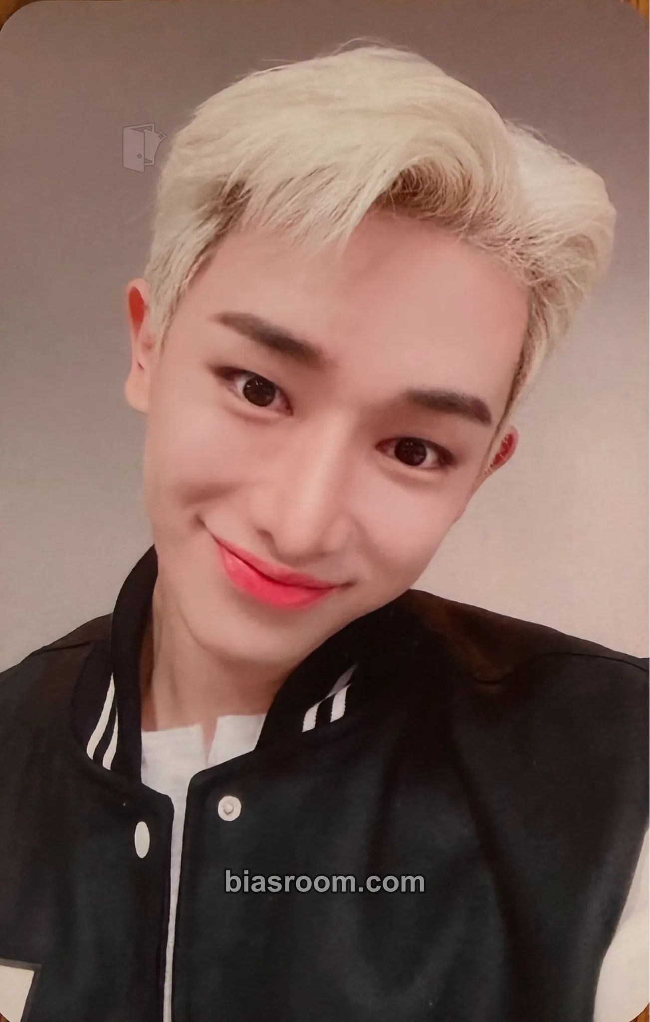 Wonho Blue Letter Photocard - Wonho K-pop photocard