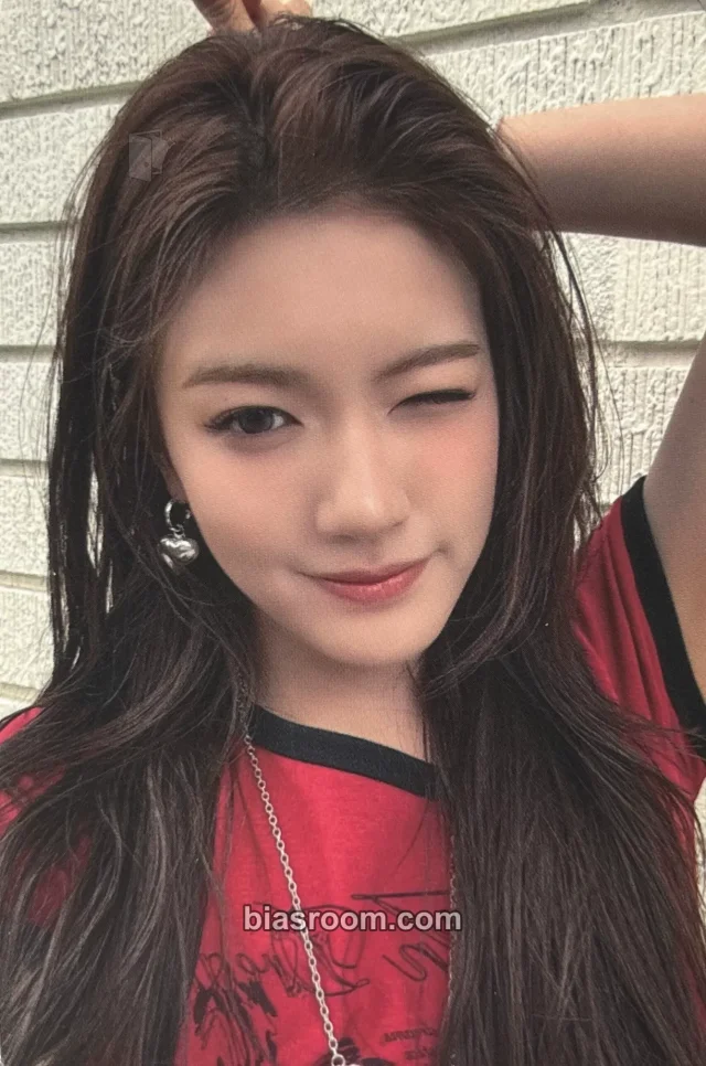 AtHeart - Seohyeon - Butterfly Doors Album merch photocard