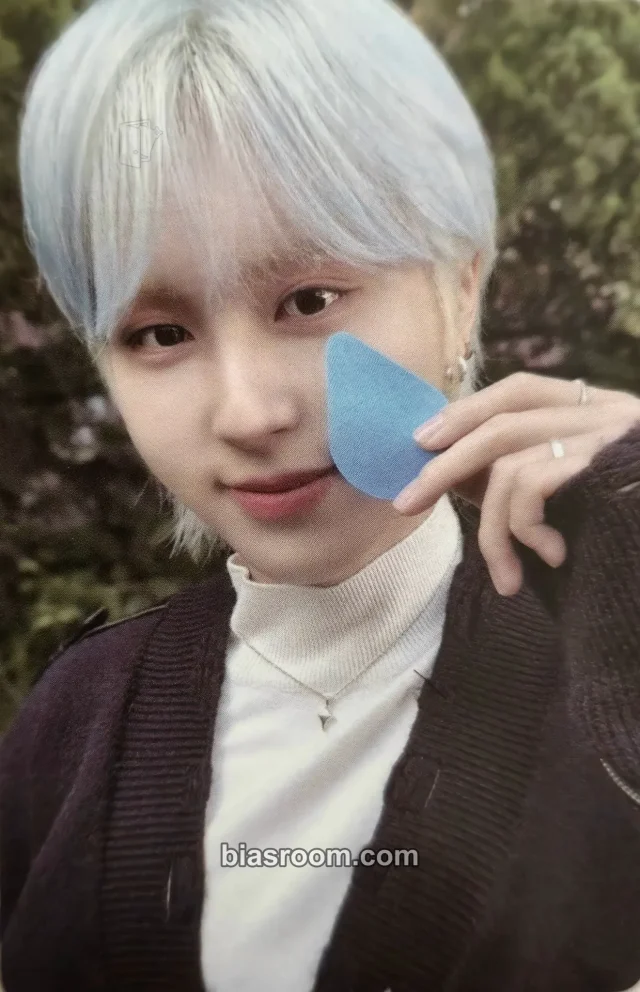 ONEWE - Giuk - Rise Waves Album album photocard solo album