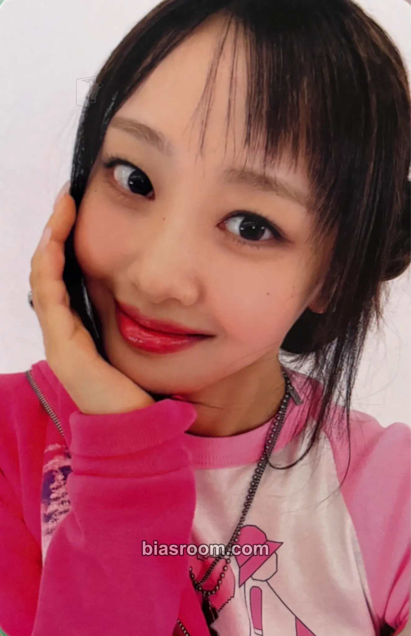Yves LOOP Photocard - Yves - Yves K-pop photocard