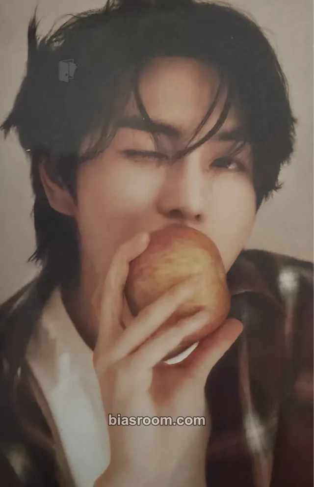 PENTAGON - Kino - If This is Love, I Want a Refund Album album photocard