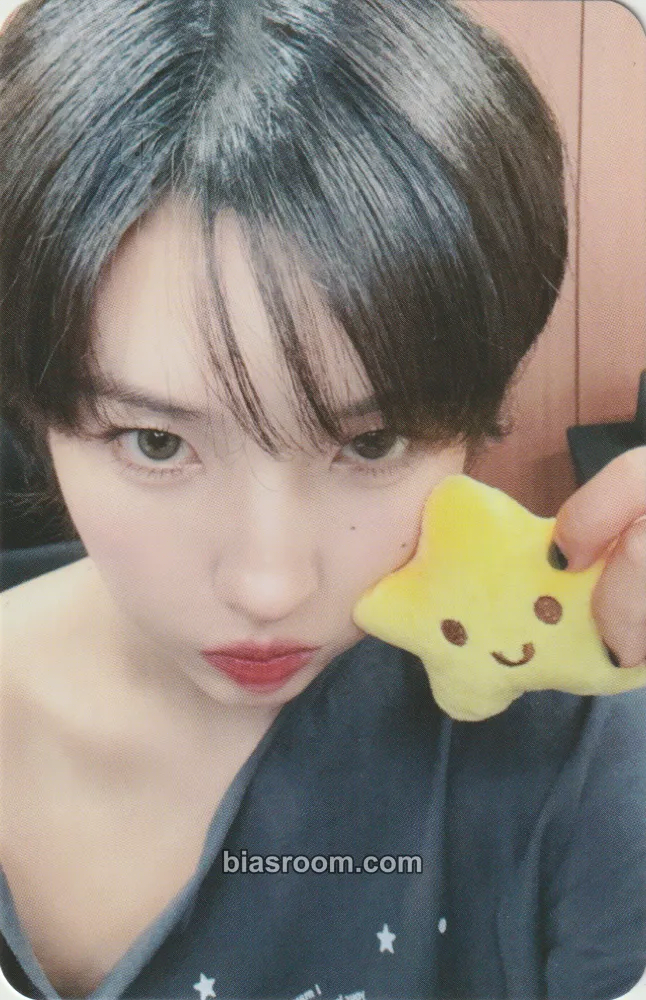 Soyeon We are Photocard - i-dle - i-dle K-pop photocard