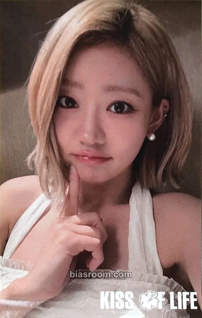 Julie Tokyo Mission Start Photocard - KISS OF LIFE - KISS OF LIFE K-pop photocard