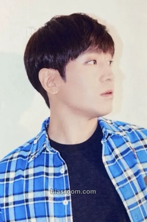 Eric 2017 Season's Greetings Photocard - Shinhwa - Shinhwa K-pop photocard