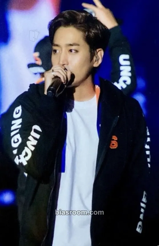 Eric 2016 Shinhwa Live Unchanging Blu-Ray Photocard - Shinhwa - Shinhwa K-pop photocard
