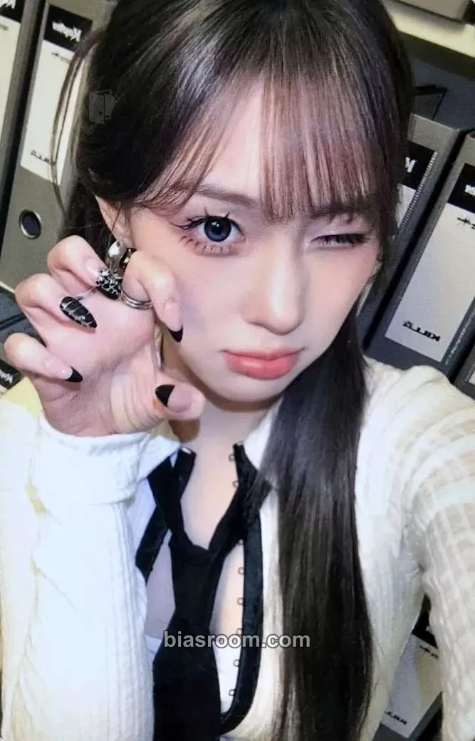 Chaehyun Crack Code Photocard - Kep1er - Kep1er K-pop photocard