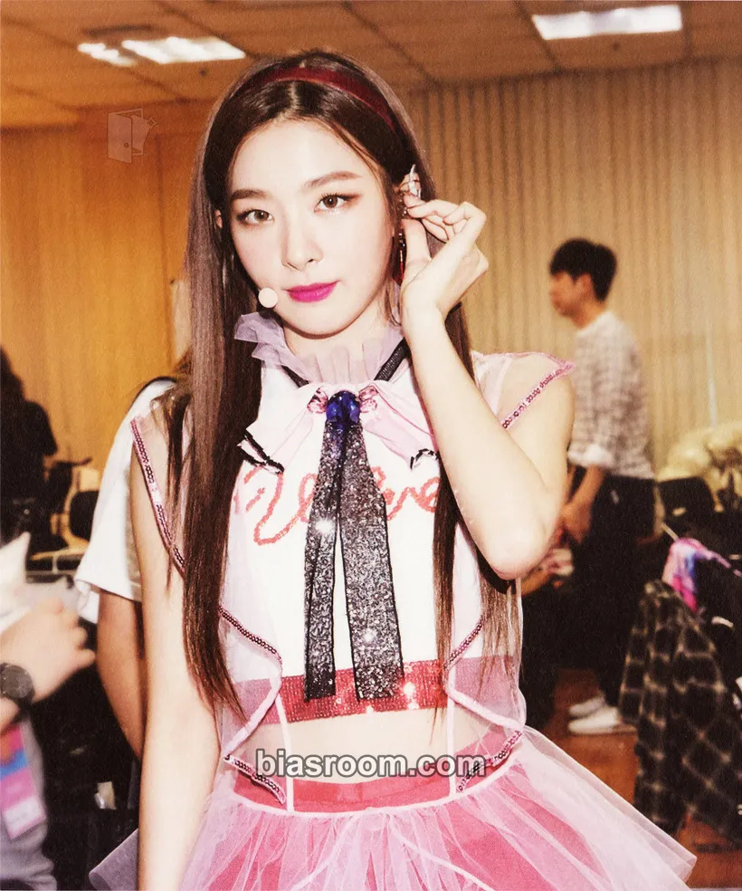 Seulgi Red Room: Red Velvet First Concert Photocard - Red Velvet - Red Velvet K-pop photocard