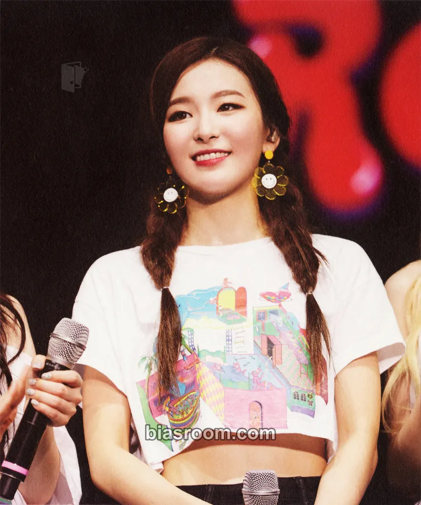 Seulgi Red Room: Red Velvet First Concert Photocard - Red Velvet - Red Velvet K-pop photocard
