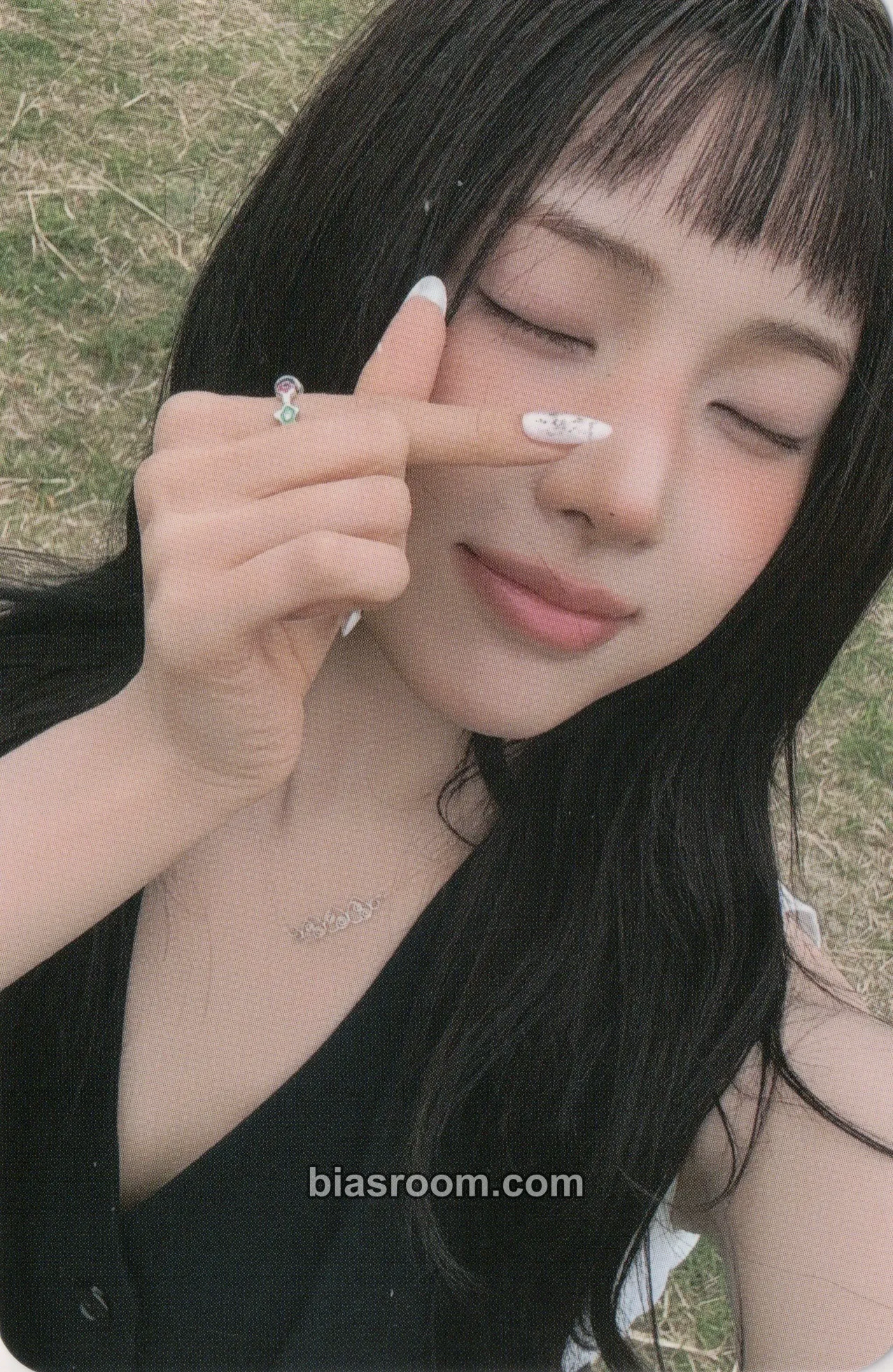 Jiwoo Heavy Serenade Photocard - NMIXX - NMIXX K-pop photocard