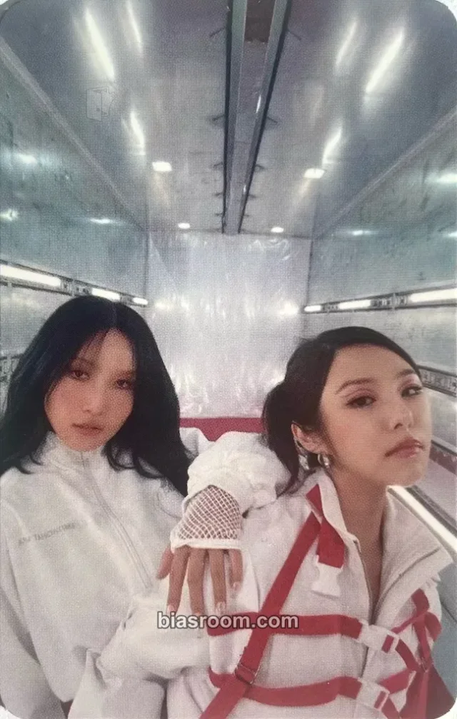 MAMAMOO - Wheein & Hwasa - MIC ON Album album photocard 1takes