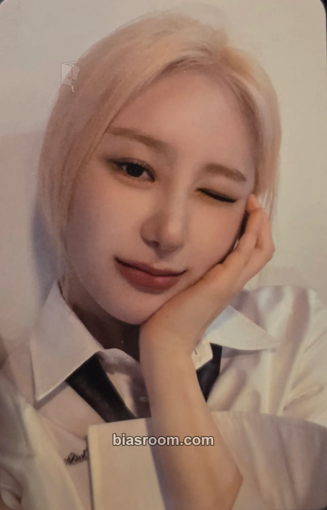 Lee Chaeyeon Over The Moon Photocard - Lee Chaeyeon K-pop photocard