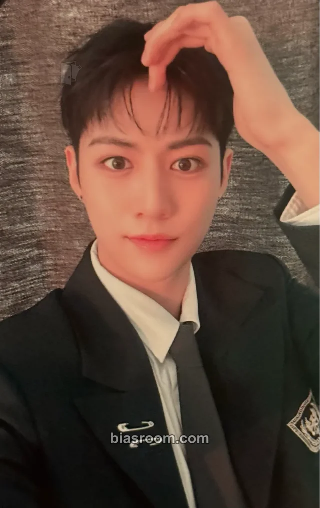 LUN8 - Ian - BUFF Album album photocard