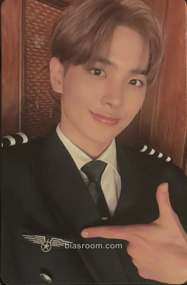 ATBO - Ryu Junmin - The Beginning : 飛上 Album album photocard
