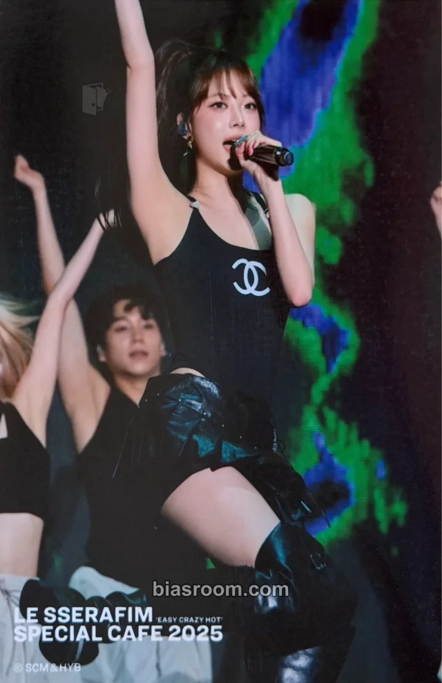 LE SSERAFIM - Hong Eunchae - 2025 Japan Special Cafe 'Easy Crazy Hot' Event live photo merch photo print