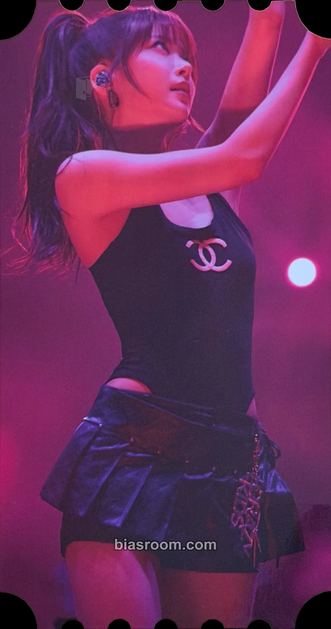 Hong Eunchae 2025 Japan Special Cafe 'Easy Crazy Hot' Photocard - LE SSERAFIM - LE SSERAFIM K-pop photocard
