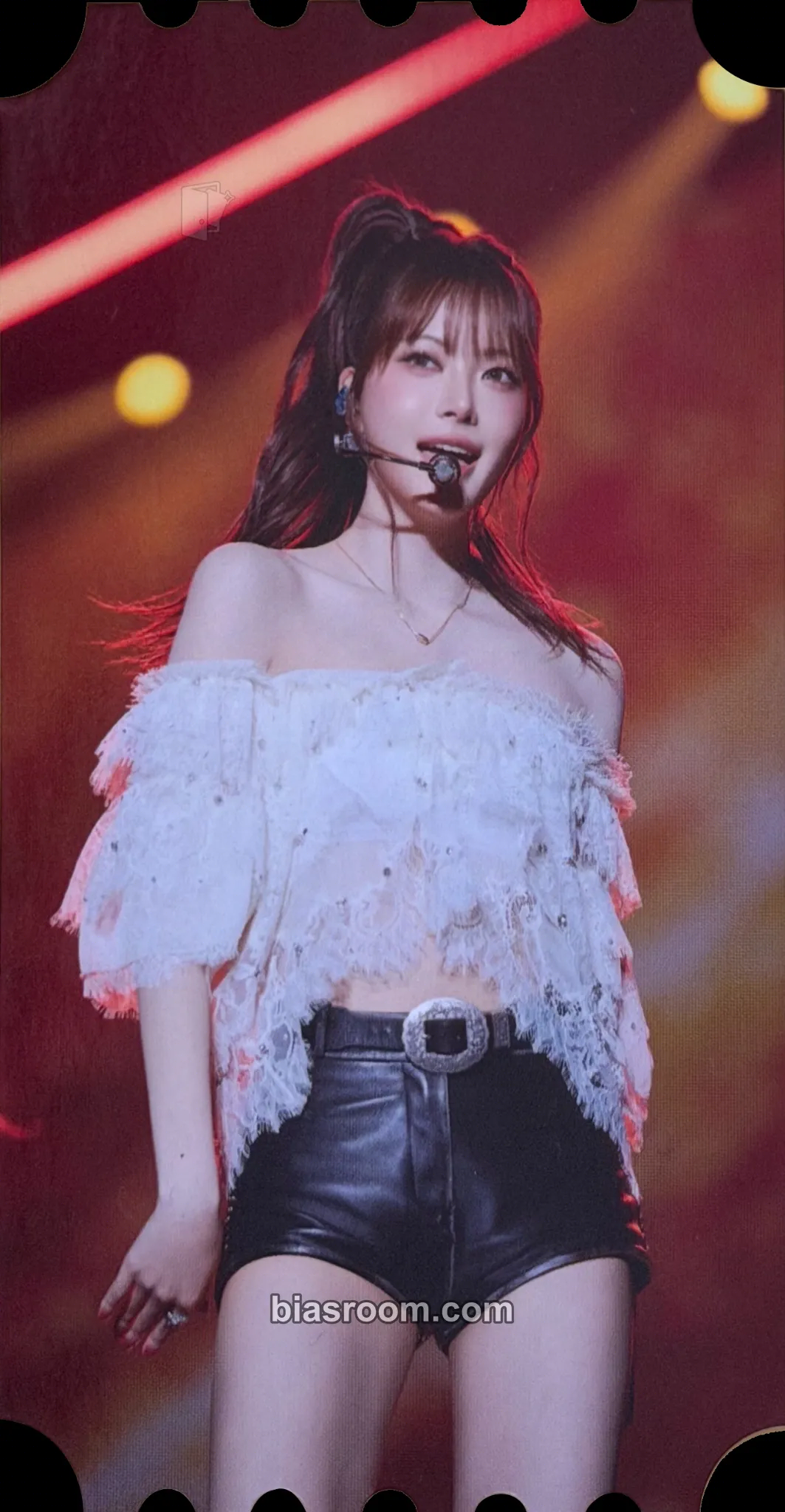 Hong Eunchae 2025 Japan Special Cafe 'Easy Crazy Hot' Photocard - LE SSERAFIM - LE SSERAFIM K-pop photocard