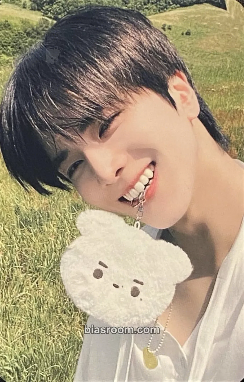 Younghoon WORLD TOUR: Zeneration 2 Photocard - THE BOYZ - THE BOYZ K-pop photocard