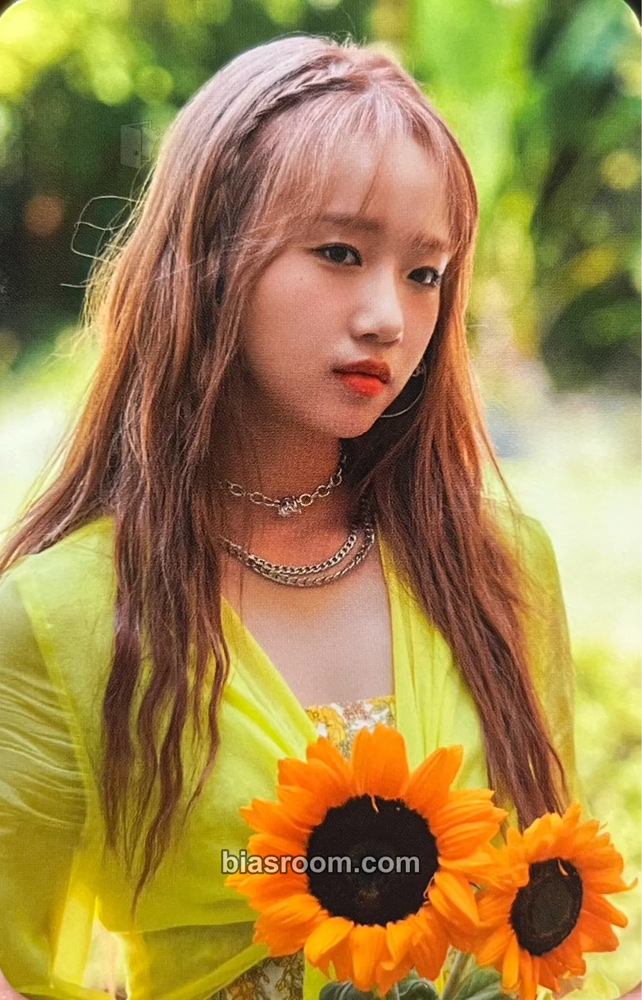 Choi Yoojung Sunflower Photocard - Choi Yoojung K-pop photocard