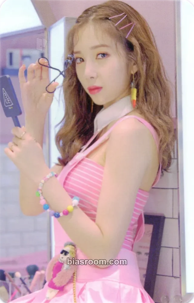 APRIL - Chaekyung - The Ruby Album album photocard
