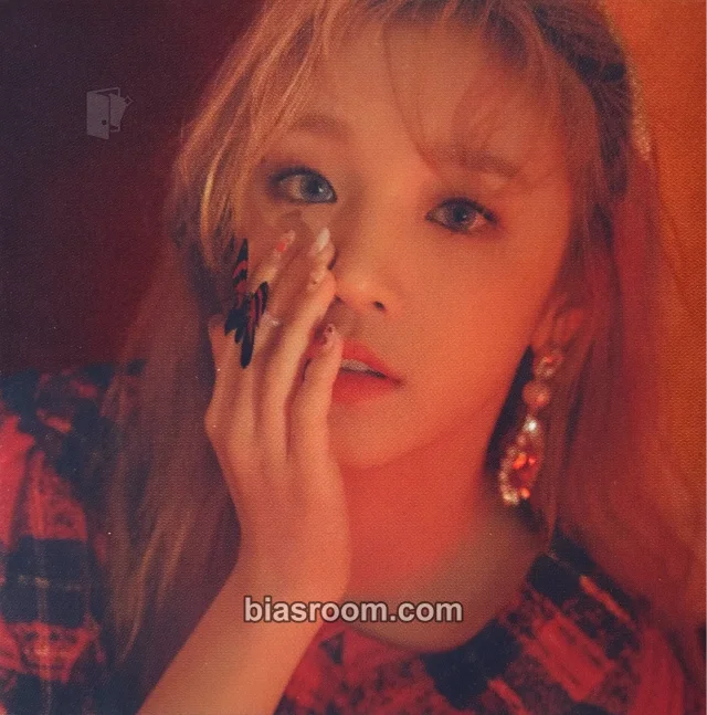 i-dle - Yuqi - I Made Album sticker album inclusion