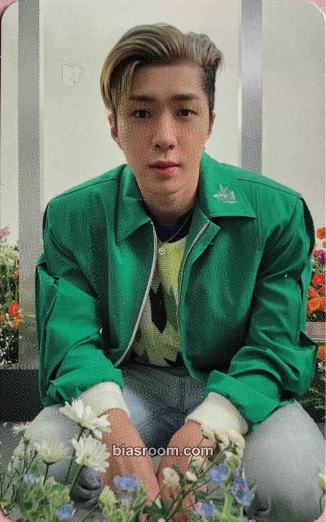 ONF - Wyatt - Storage of ONF Album platform version