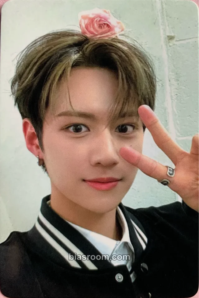 LUN8 - Ian - Continue? Album album photocard photocard set