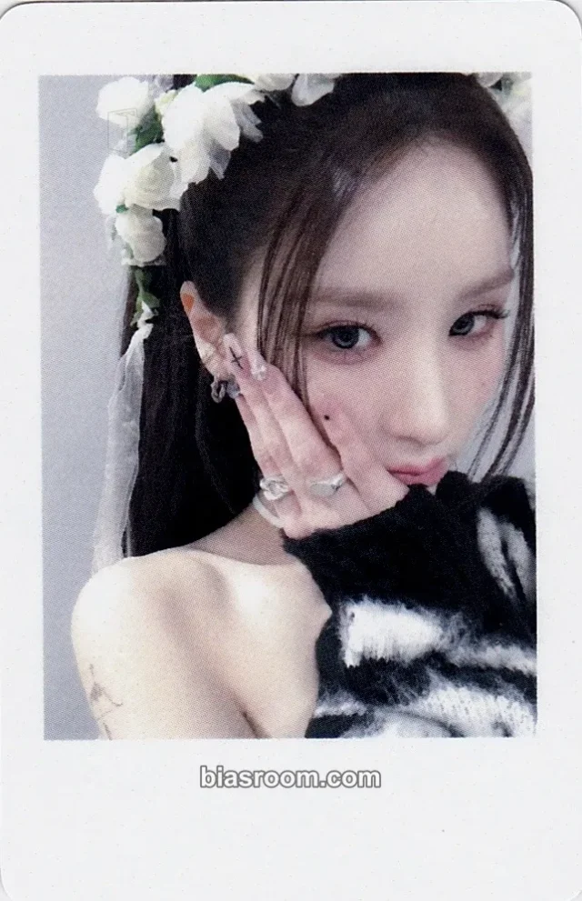 ARTMS - HeeJin - K Album withmuu video call (fancall) round 1 polaroid