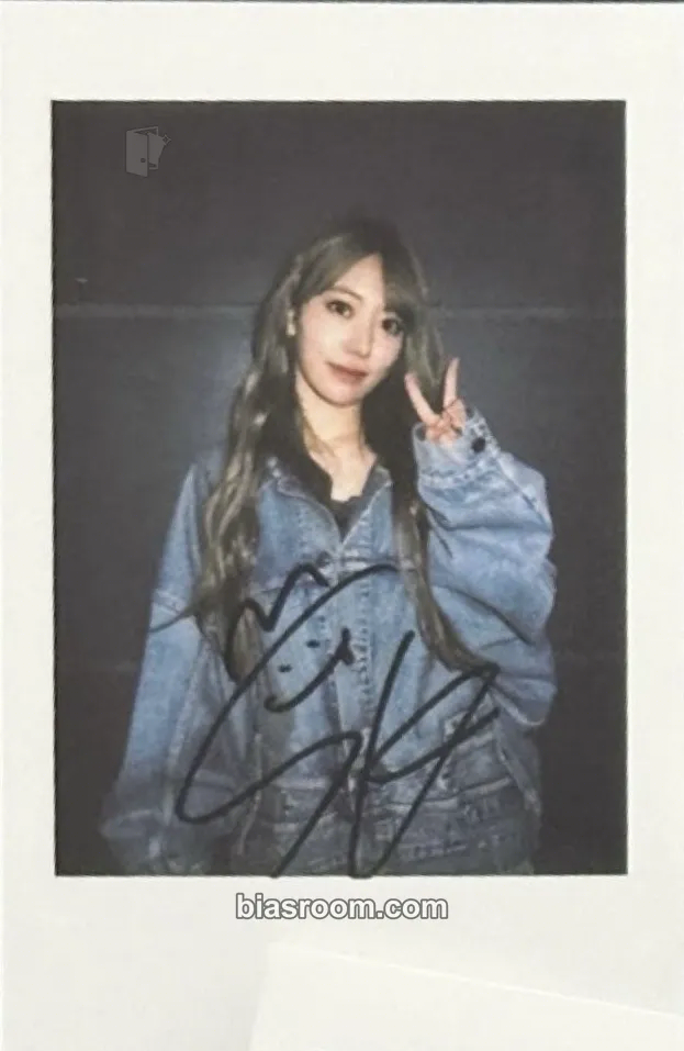 Sakura CRAZY Photocard - LE SSERAFIM - LE SSERAFIM K-pop photocard
