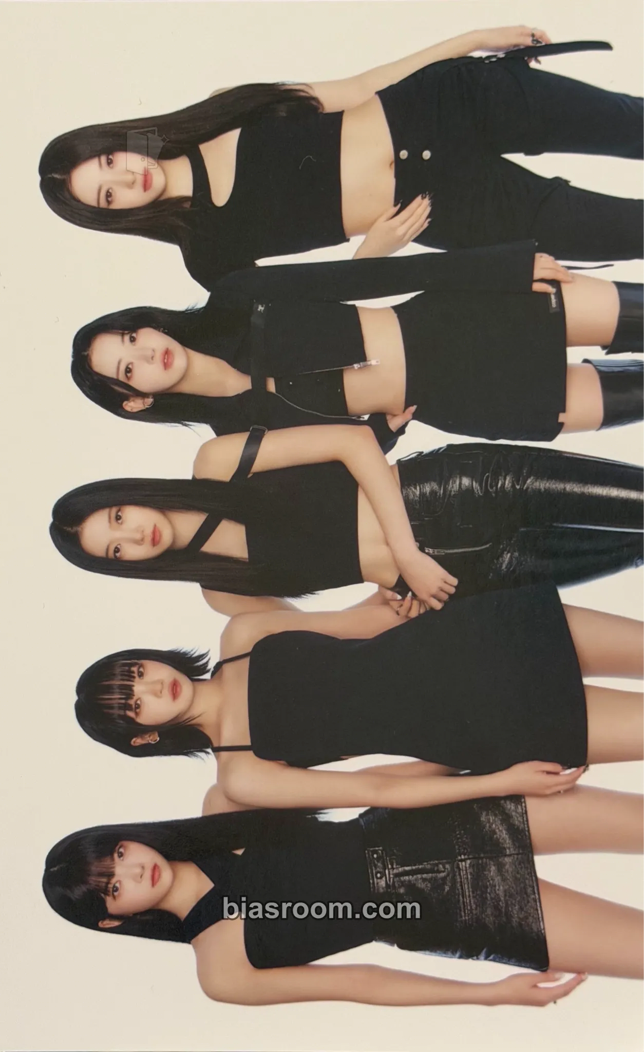 Flame Rises Tour (2023) Photocard - LE SSERAFIM - LE SSERAFIM K-pop photocard