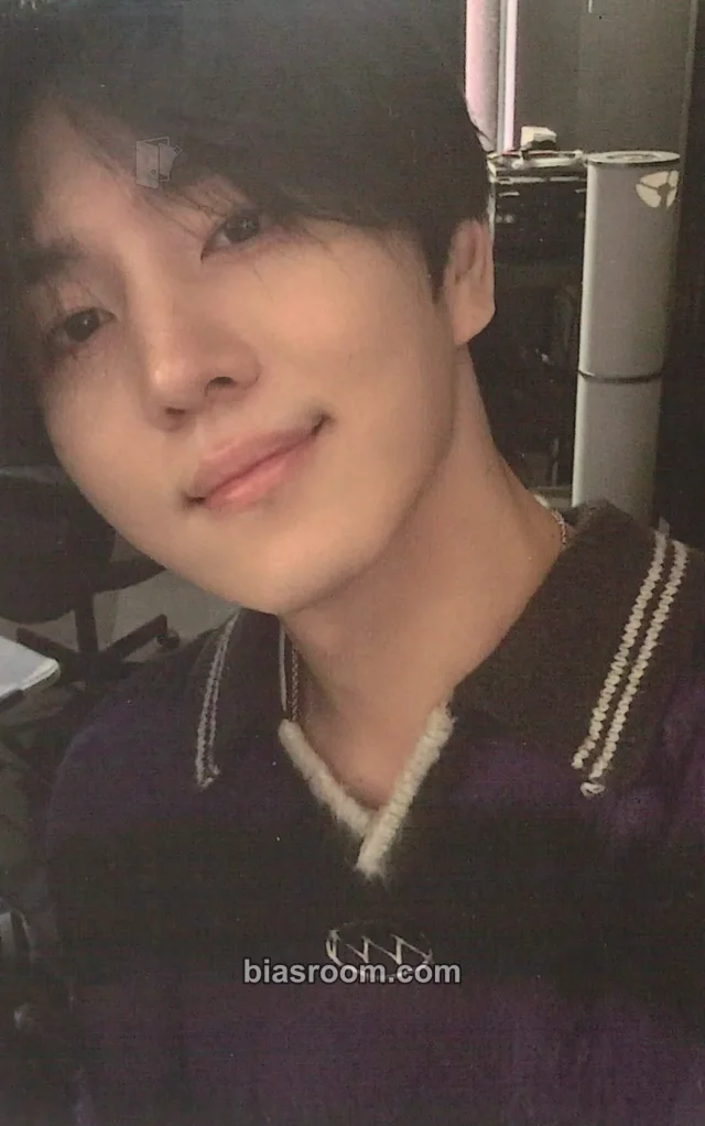 PENTAGON - Kino - If This is Love, I Want a Refund Album album photocard